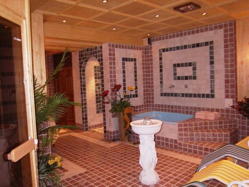 Hotel Humlerhof Gries am Brenner Exterior photo
