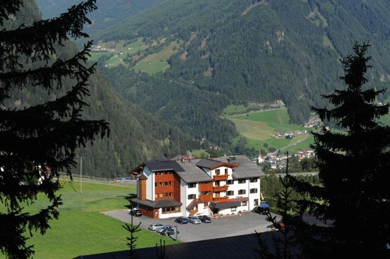 Hotel Humlerhof Gries am Brenner Exterior photo